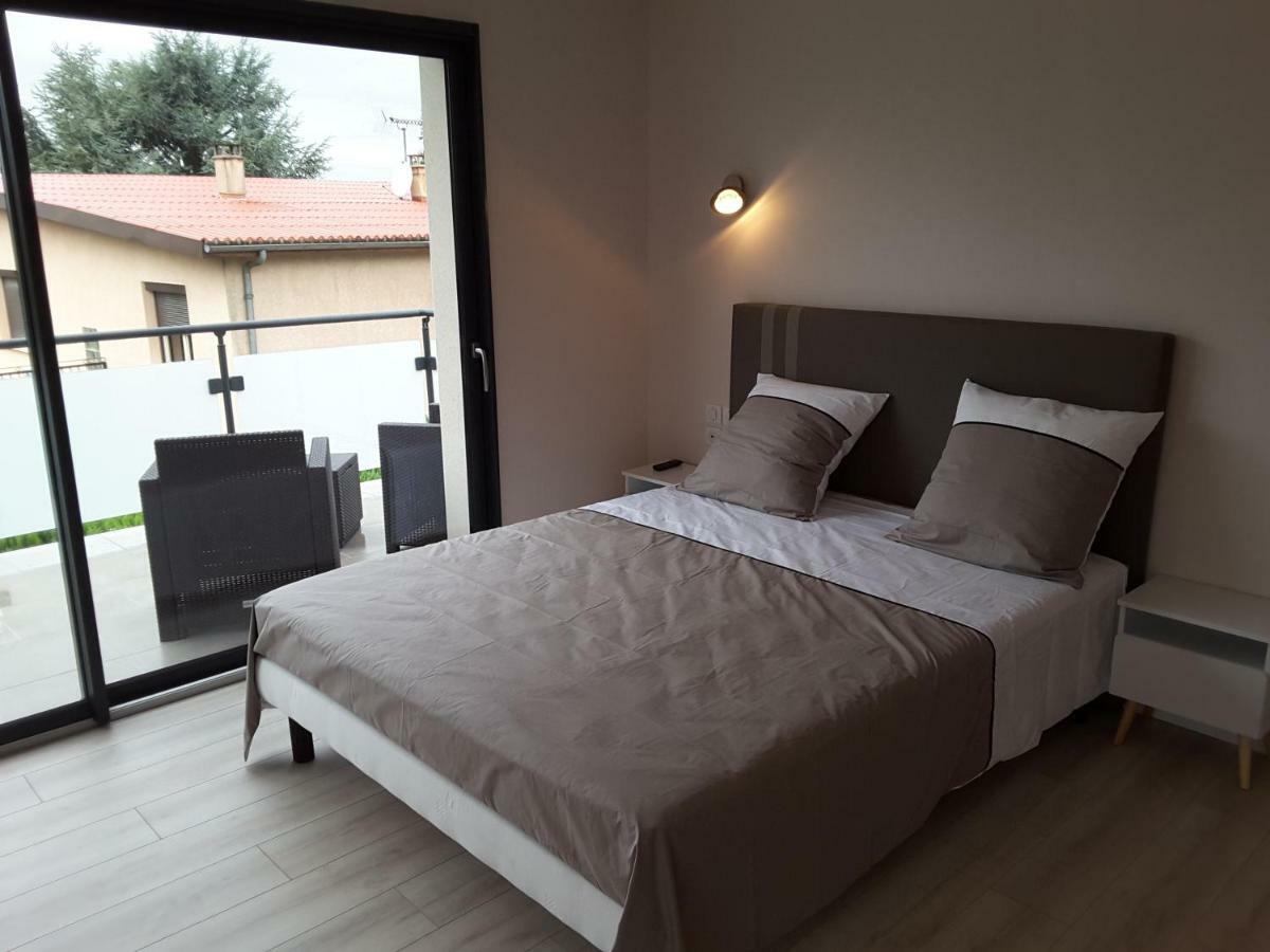 Villa'vi Lyon Est Chambres d'Hôtes Saint-Priest  Extérieur photo