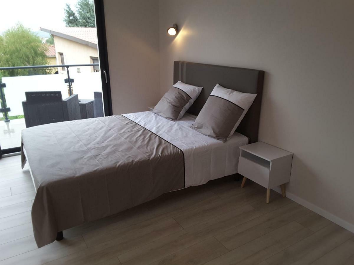 Villa'vi Lyon Est Chambres d'Hôtes Saint-Priest  Extérieur photo
